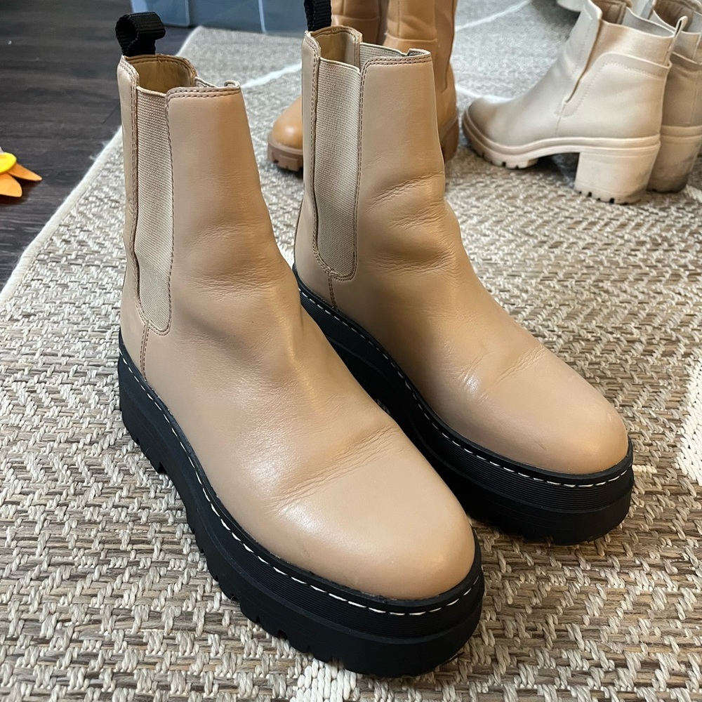 Marc Fisher boots size 9